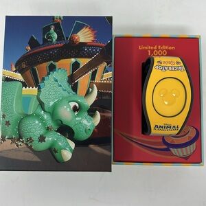 Disney Magic band. Never registered. Triceratops spin.